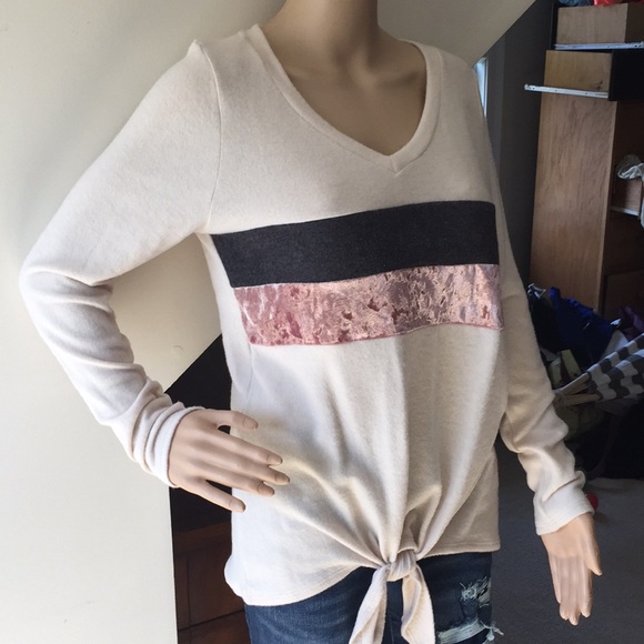 ONLY ONE! Crushed Velvet colorblock top. - Picture 2 of 2